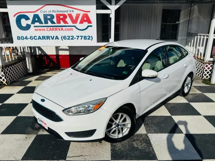 2015 Ford Focus Sedan photo 1