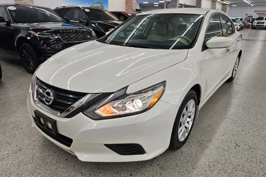 2016 Nissan Altima 2.5 S photo 1