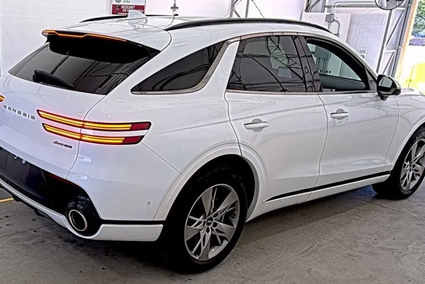 2022 Genesis GV70 3.5T Sport Advanced photo 1
