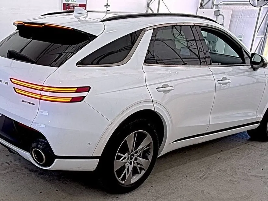2022 Genesis GV70 3.5T Sport Advanced photo 1