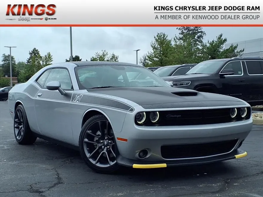 2023 Dodge Challenger R/T photo 1