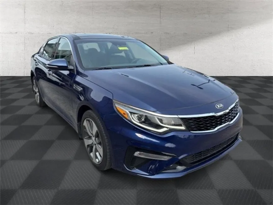 2020 Kia Optima S photo 1