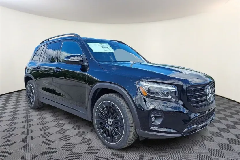 2026 Mercedes Benz GLB 250 4MATIC photo 1
