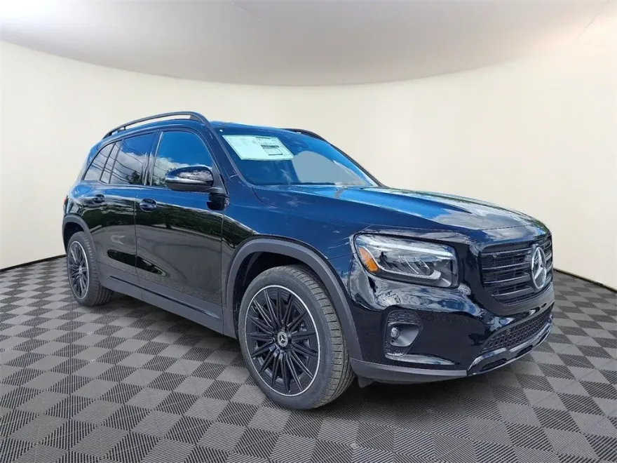 2026 Mercedes Benz GLB 250 4MATIC photo 1