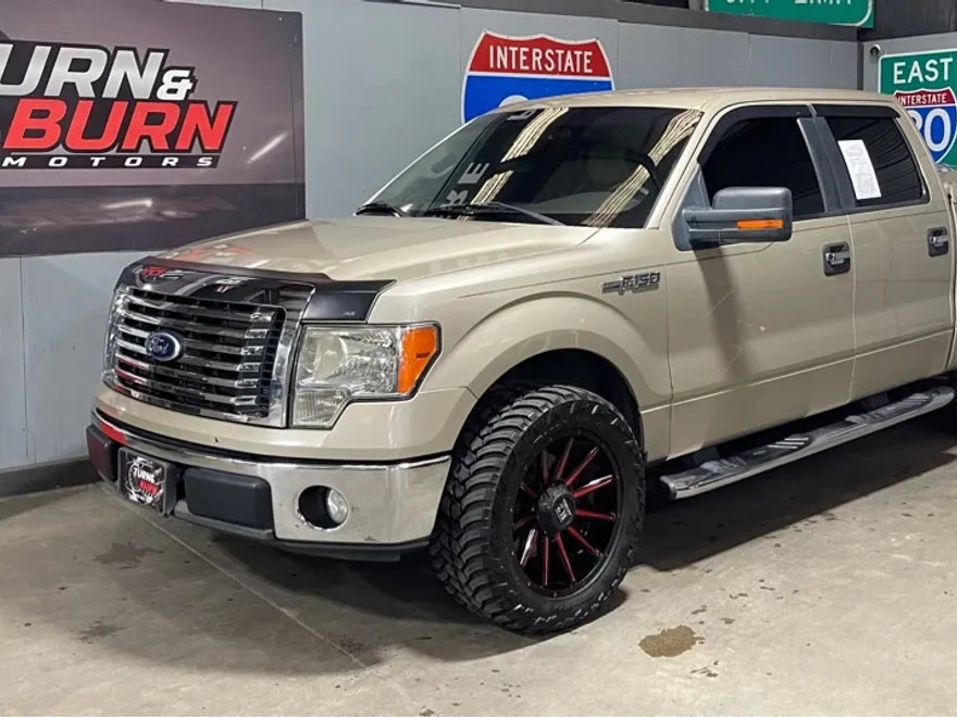 2010 Ford F-150 XLT photo 1