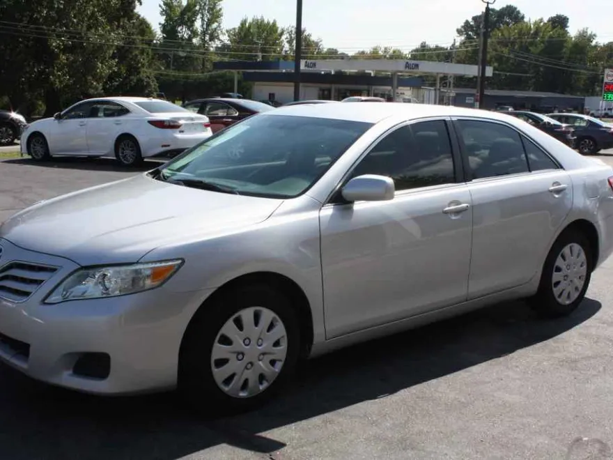 2011 Toyota Camry Base photo 1