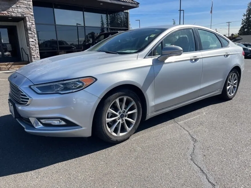 2017 Ford Fusion SE photo 1