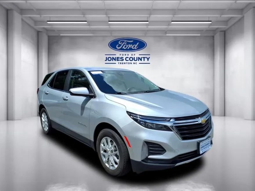 2022 Chevrolet Equinox LT photo 1