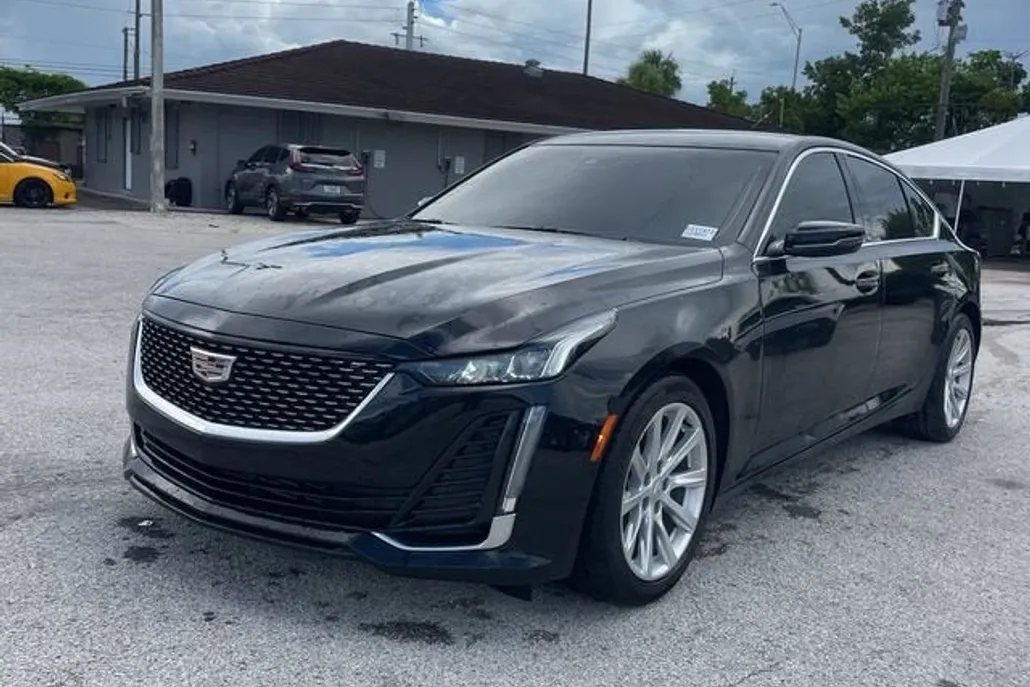 2023 Cadillac CT5 Luxury photo 1
