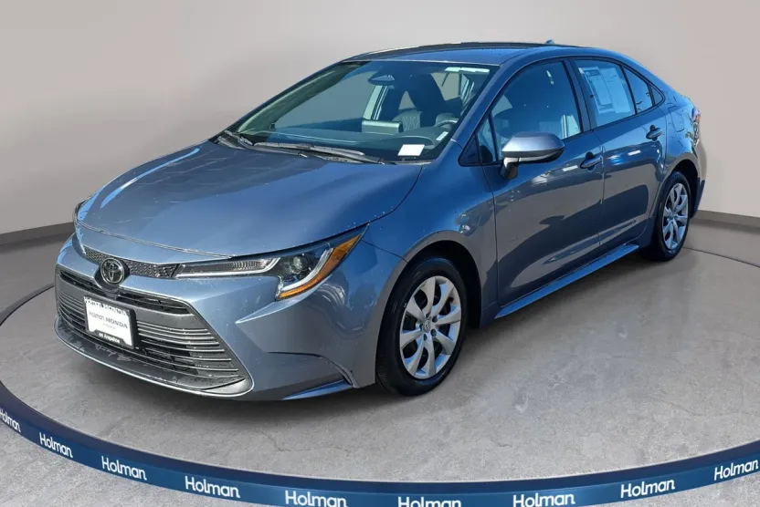 2024 Toyota Corolla LE photo 1