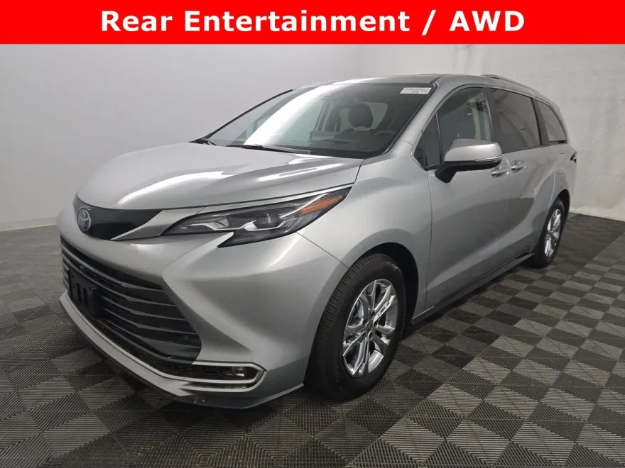 2024 Toyota Sienna Platinum photo 1