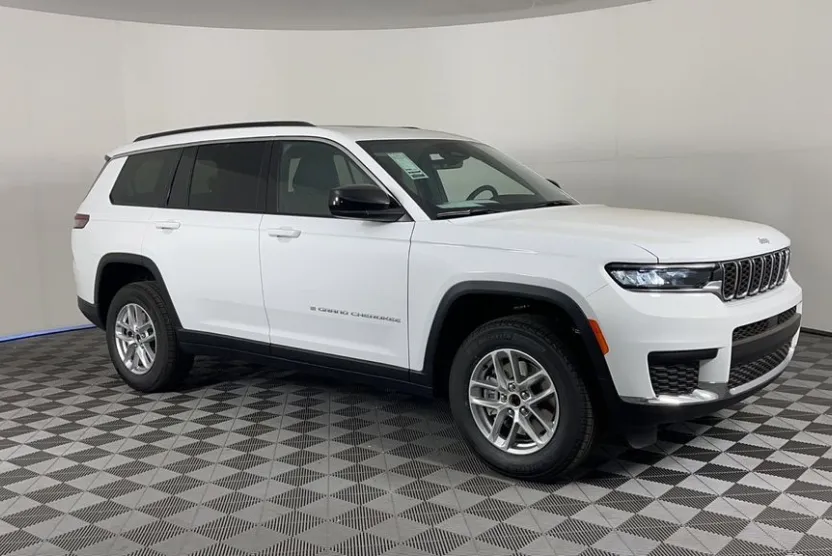 2025 Jeep Grand Cherokee Laredo X photo 1