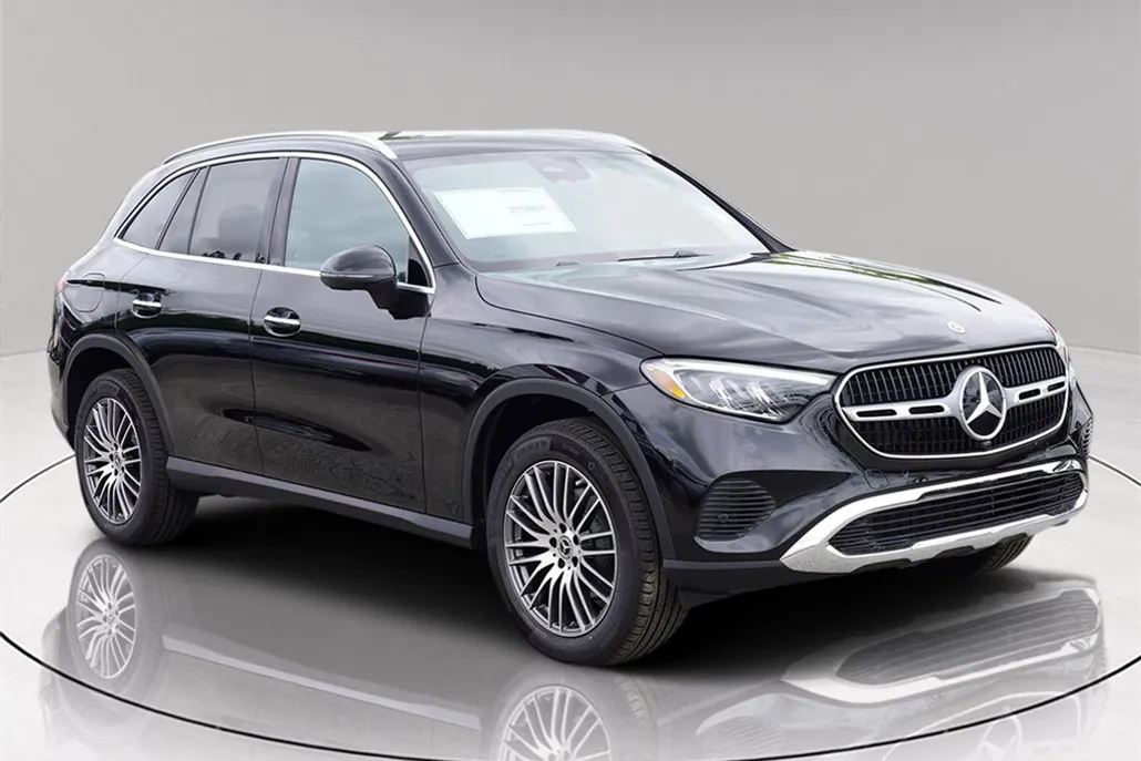 2026 Mercedes Benz GLC 300 photo 1
