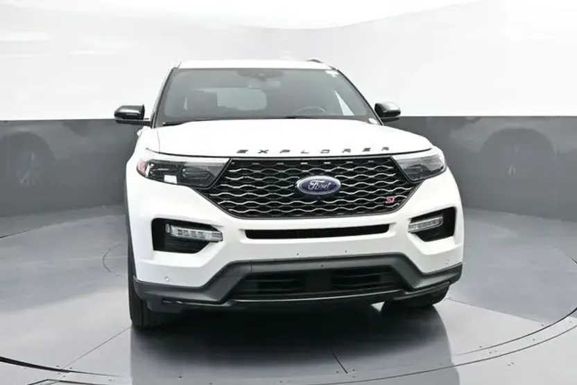 2021 Ford Explorer ST photo 1
