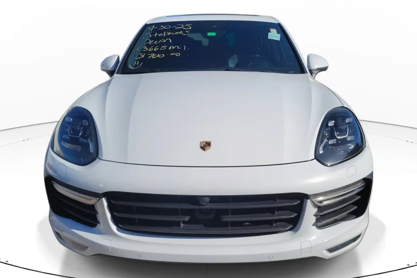 2016 Porsche Cayenne Turbo photo 1