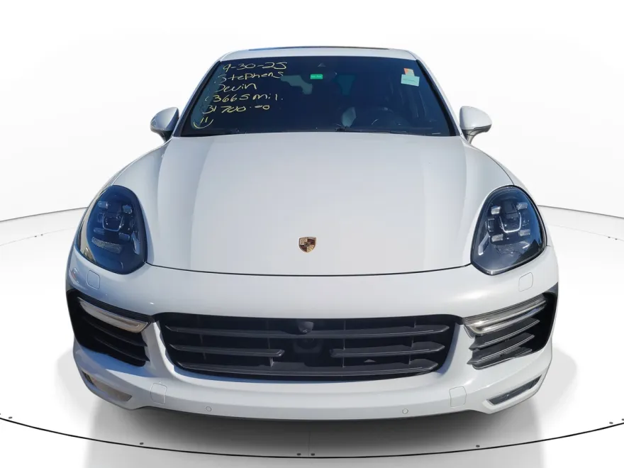 2016 Porsche Cayenne Turbo photo 1