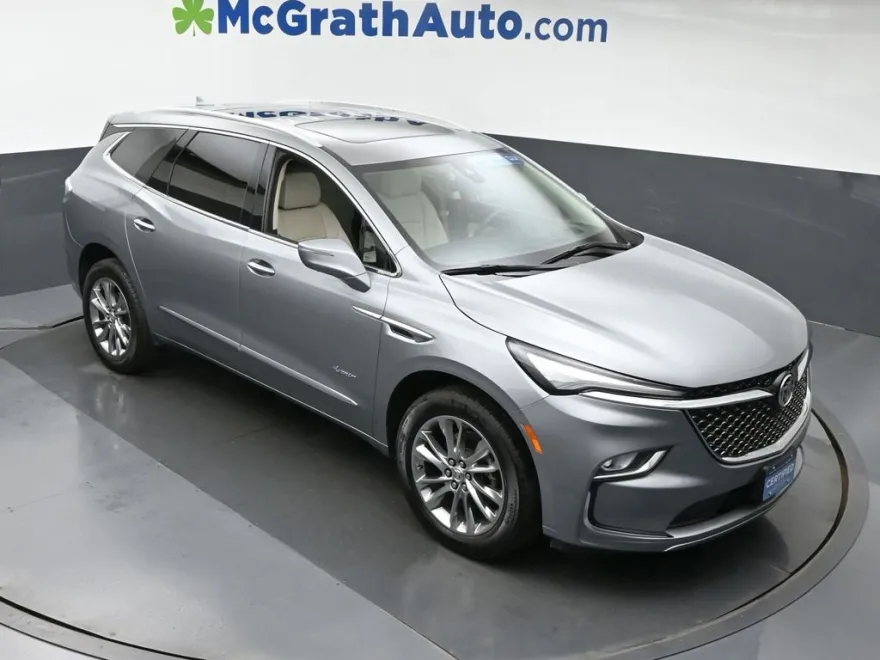 2024 Buick Enclave Avenir photo 1