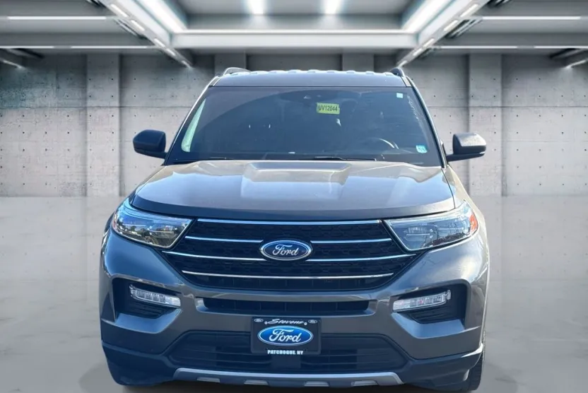 2020 Ford Explorer XLT photo 1