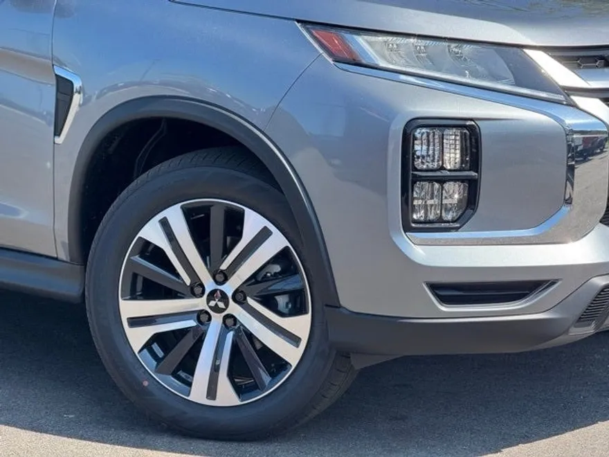 2025 Mitsubishi Outlander Sport ES SE LE photo 1