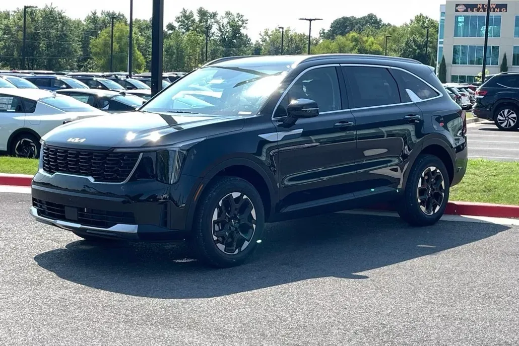 2026 Kia Sorento S photo 1
