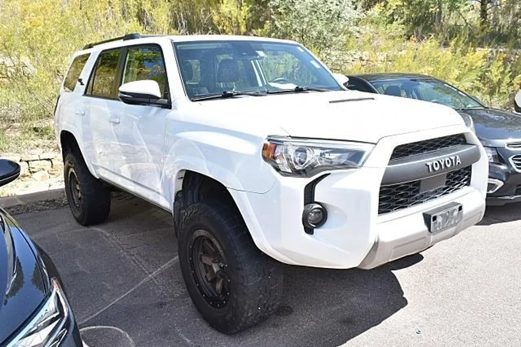 2021 Toyota 4Runner TRD Off-Road Premium photo 1