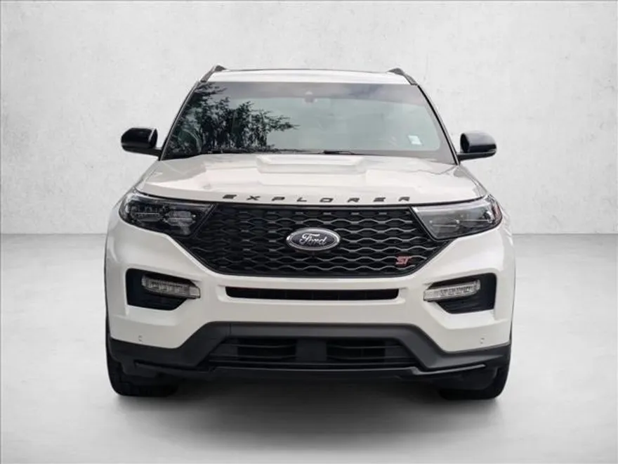 2023 Ford Explorer ST photo 1