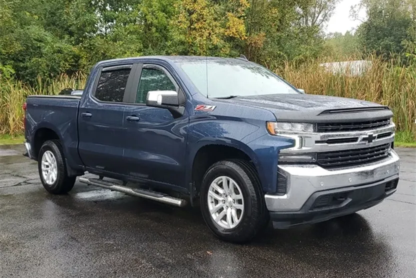 2021 Chevrolet Silverado 1500 LT photo 1
