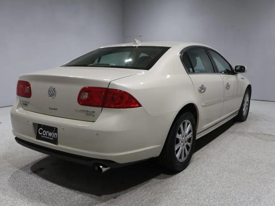 2011 Buick Lucerne CXL photo 1