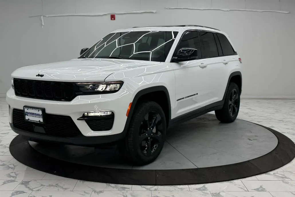 2025 Jeep Grand Cherokee Limited photo 1