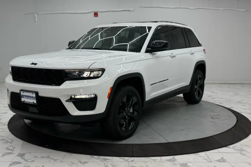 2025 Jeep Grand Cherokee Limited photo 1