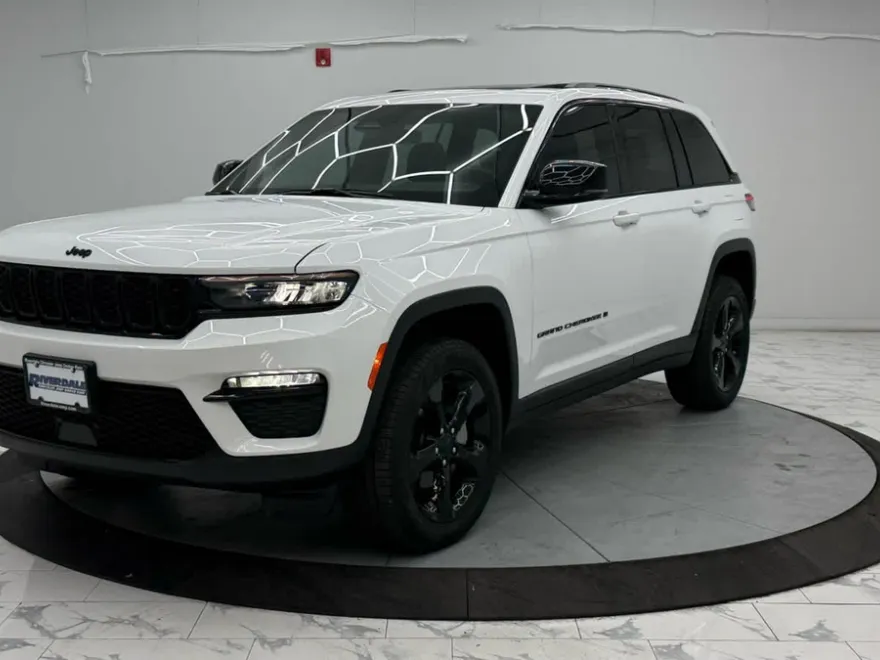 2025 Jeep Grand Cherokee Limited photo 1