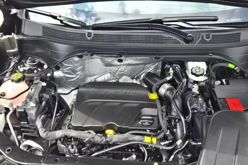 2024 Chevrolet Trax LS photo 1