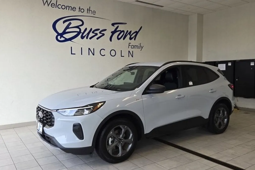2025 Ford Escape ST-Line photo 1