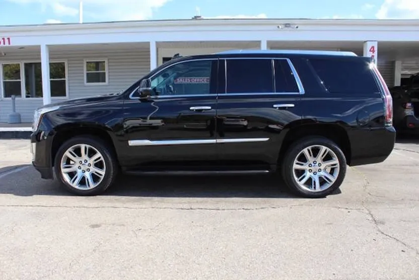 2019 Cadillac Escalade Luxury photo 1