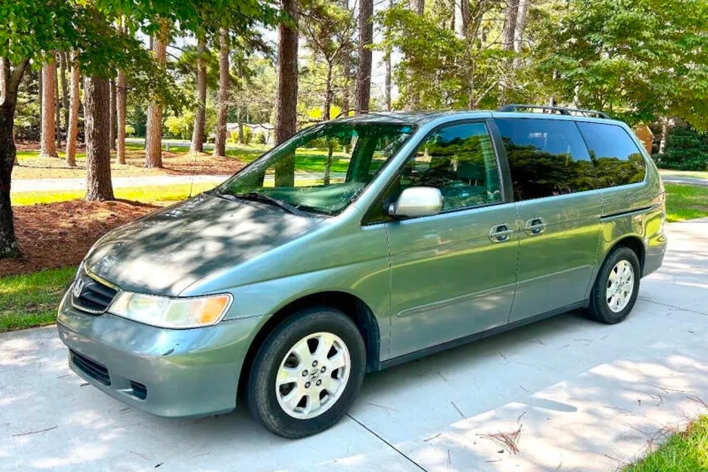 2002 Honda Odyssey EX photo 1