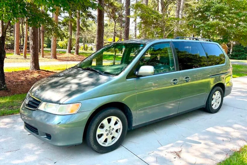2002 Honda Odyssey EX photo 1