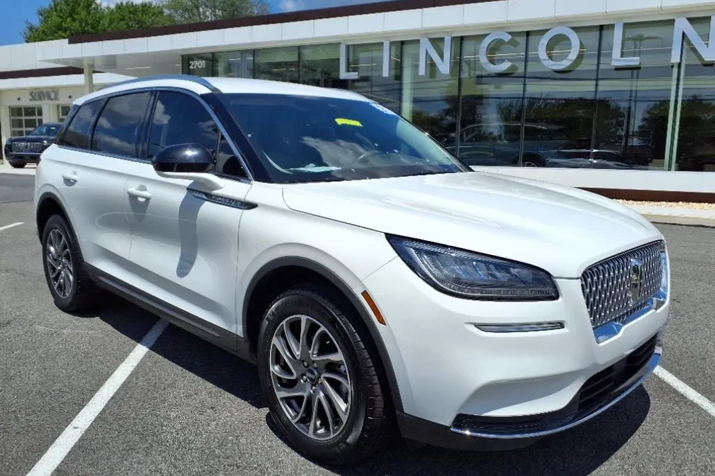 2021 Lincoln Corsair Standard photo 1