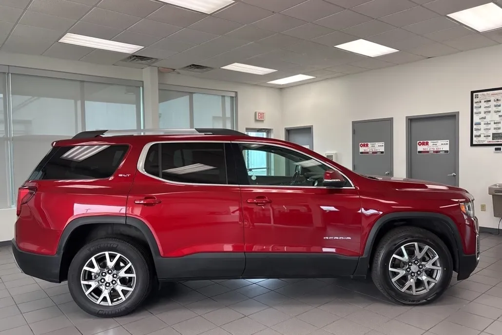 2023 Gmc Acadia SLT photo 1