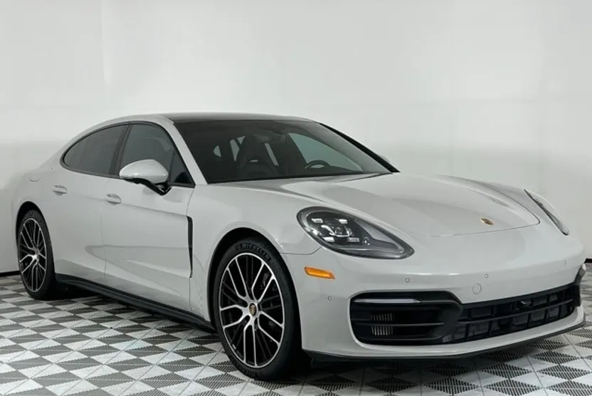 2021 Porsche Panamera 4 photo 1