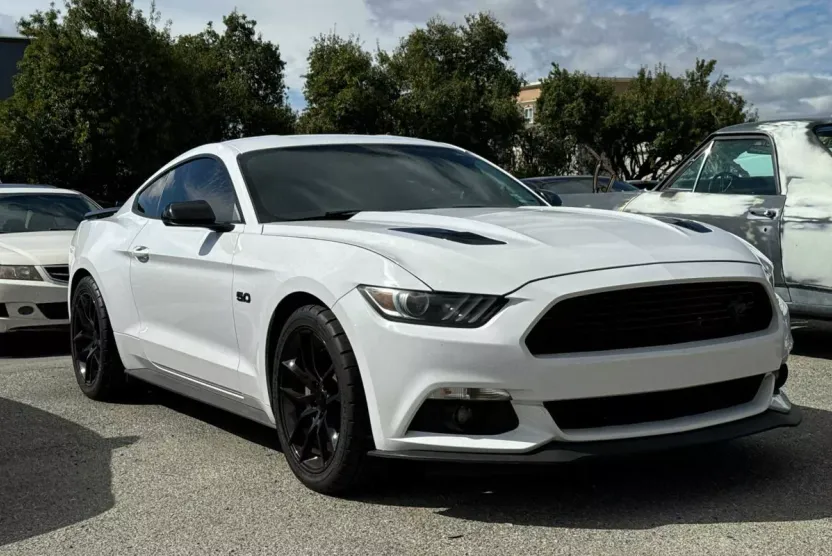 2017 Ford Mustang GT Premium photo 1