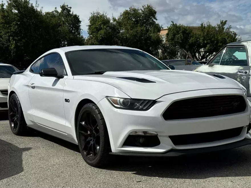 2017 Ford Mustang GT Premium photo 1