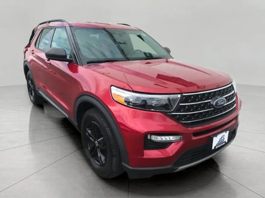 2020 Ford Explorer XLT photo 1