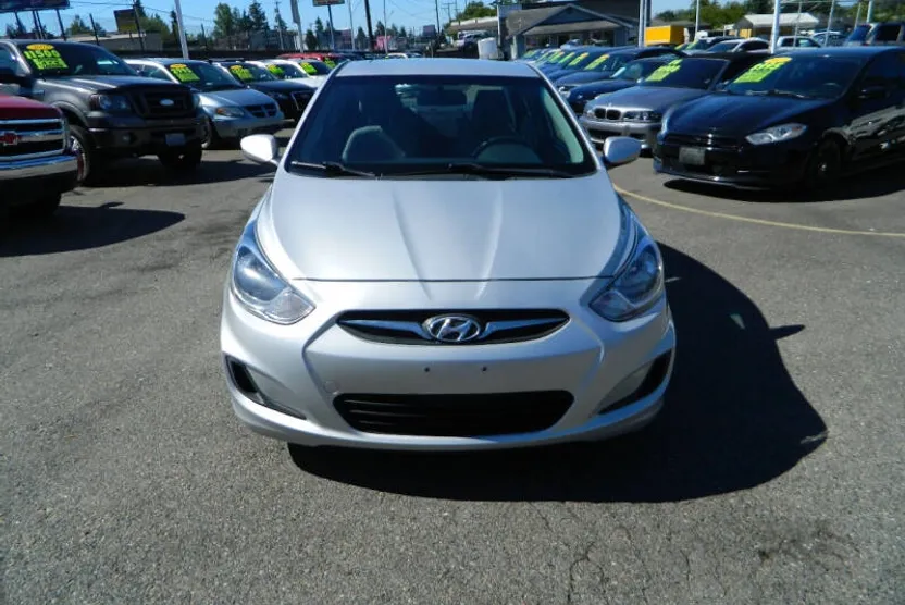 2014 Hyundai Accent GS GLS photo 1