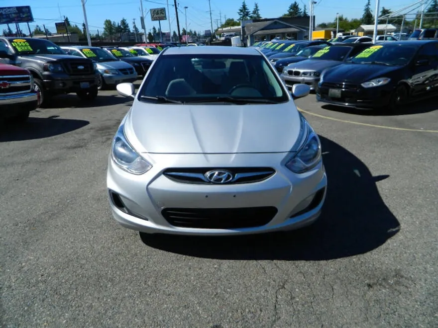 2014 Hyundai Accent GS GLS photo 1