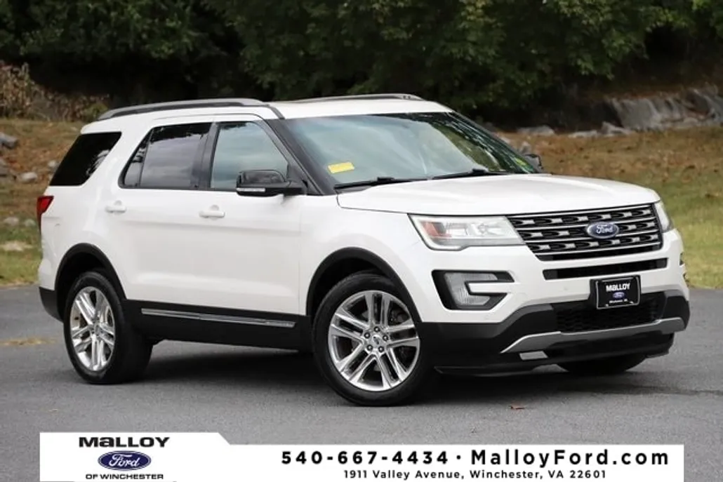 2017 Ford Explorer XLT photo 1