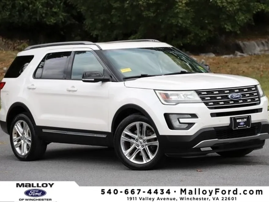 2017 Ford Explorer XLT photo 1
