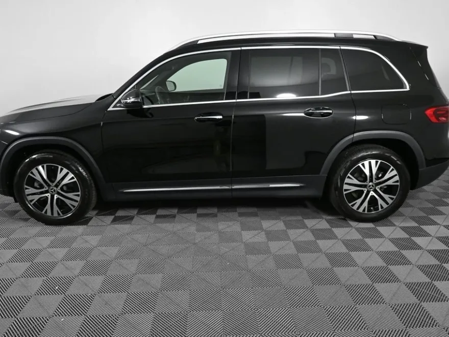 2024 Mercedes Benz GLB 250 photo 1