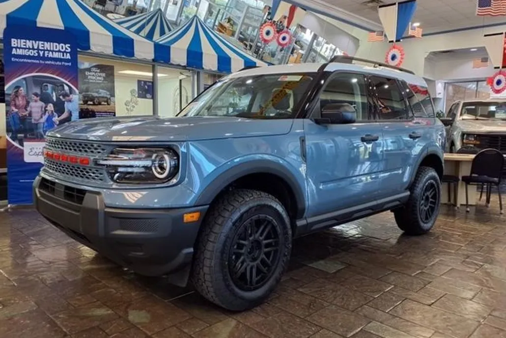 2025 Ford Bronco Sport Heritage photo 1