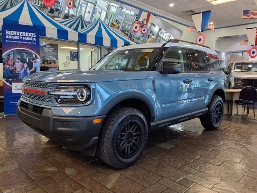 2025 Ford Bronco Sport Heritage photo 1