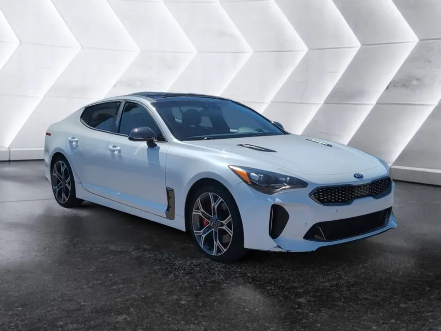 2019 Kia Stinger GT2 photo 1